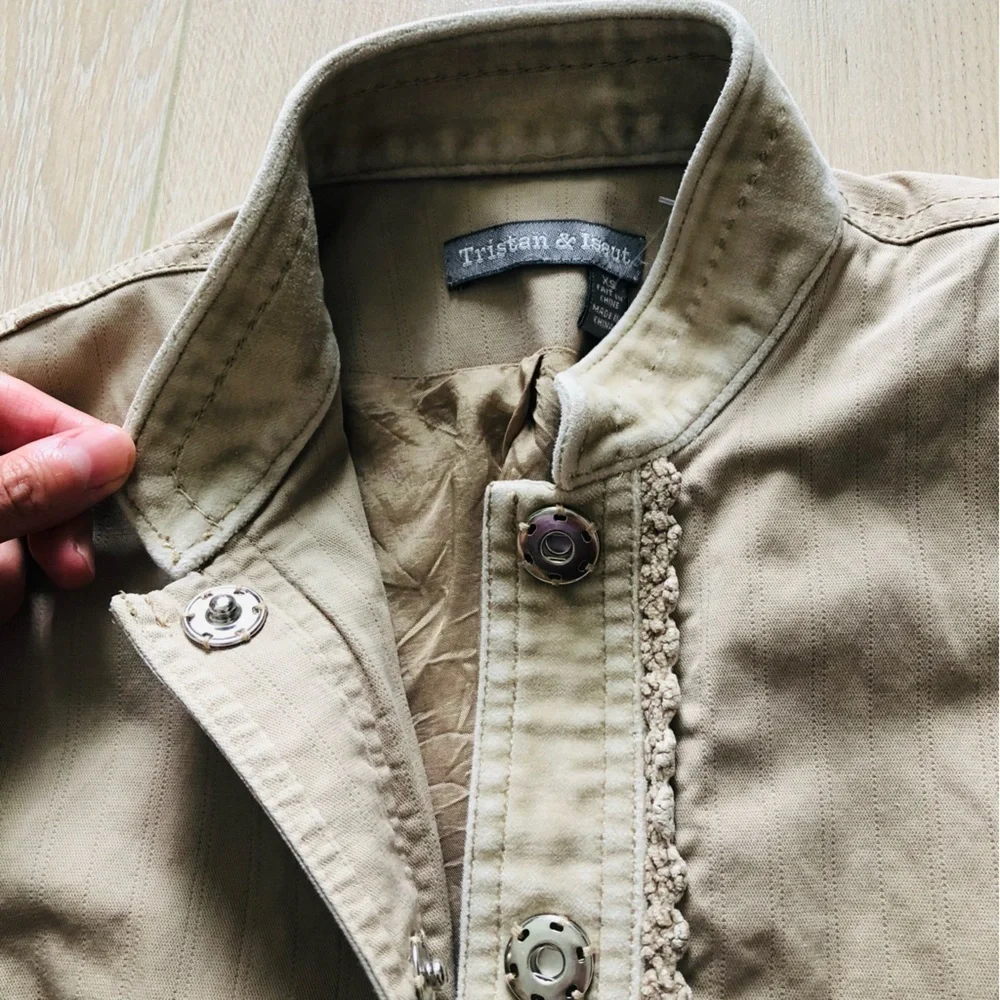 Tristan & Iseut Beige Crochet Detailed Plant Print Jacket - Picture 3 of 11